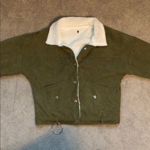 Size small Army green jacket💚